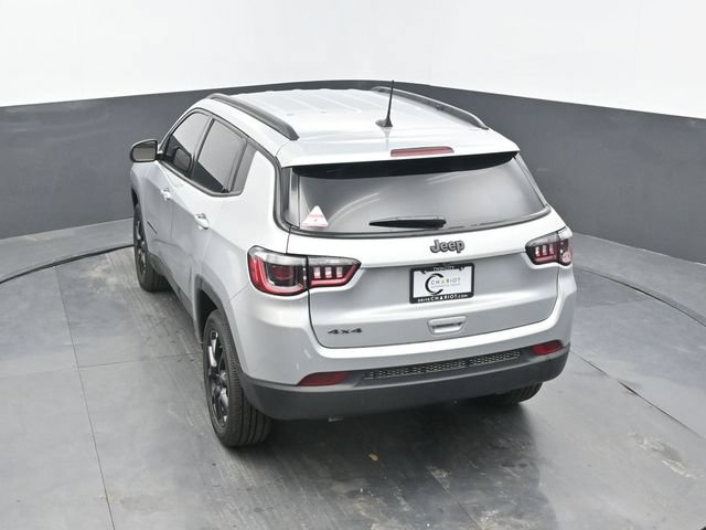 New 2025 Jeep Compass Latitude w/ Convenience Group AWD/4WD image 50