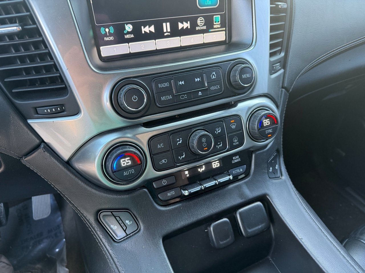 Used 2016 Chevrolet Suburban LT RWD image 23