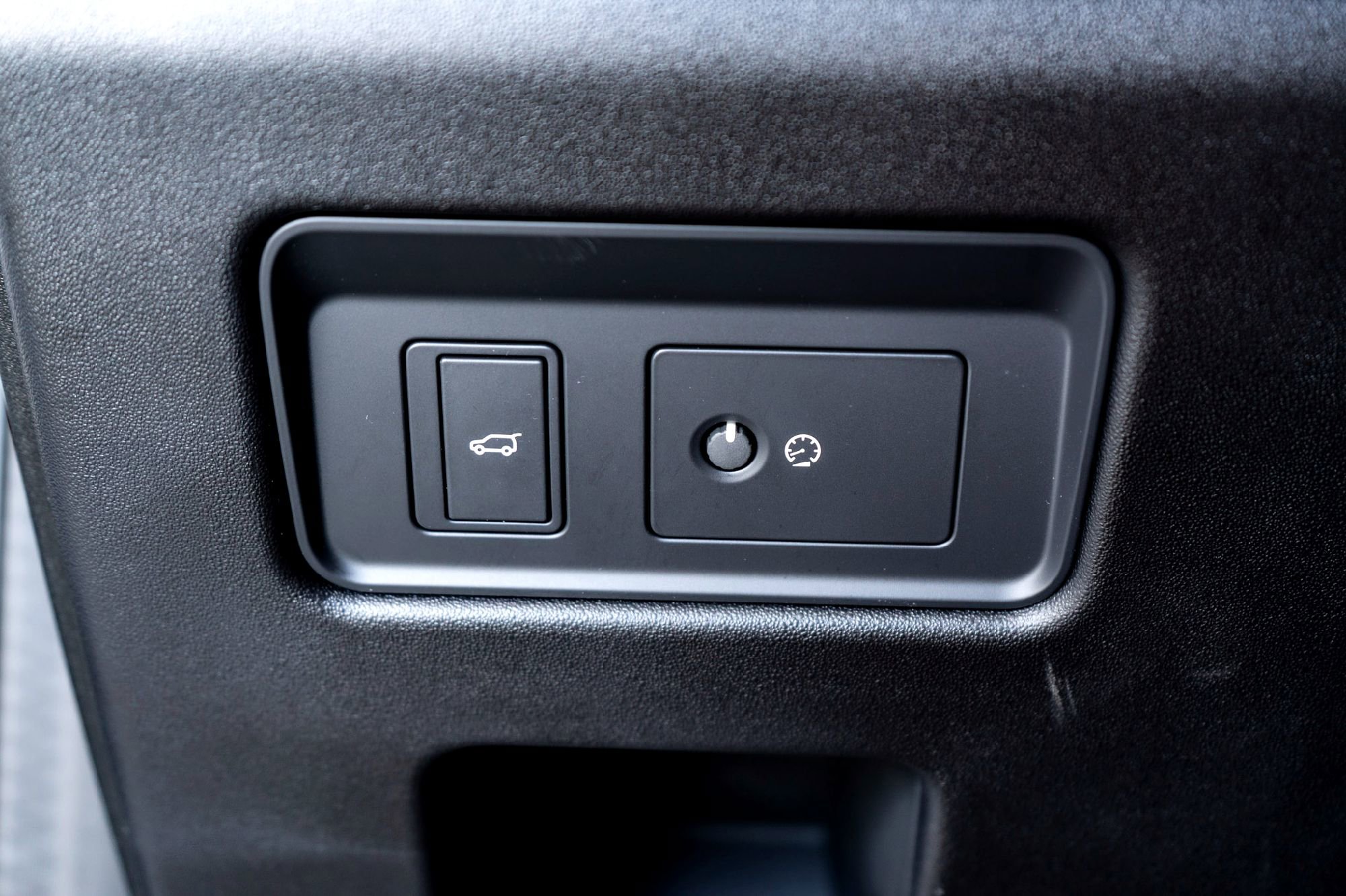 Used 2023 Land Rover Discovery HSE R-Dynamic image 16