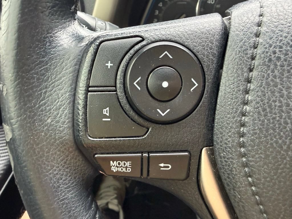 Used 2015 Toyota RAV4 Limited AWD/4WD image 18