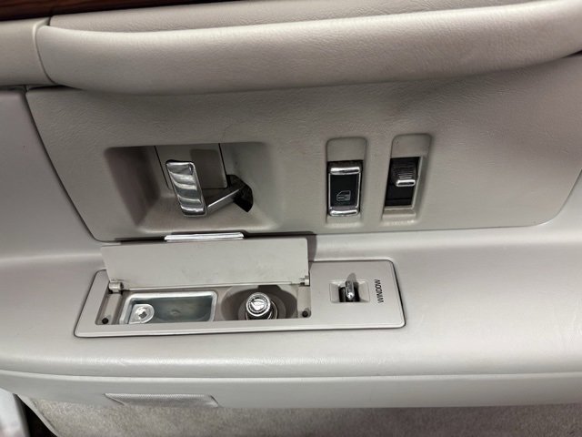 Used 1994 Cadillac De Ville Concours image 10