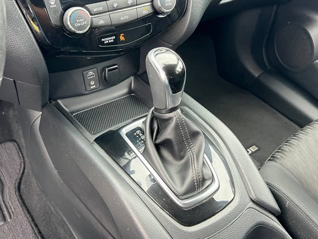 Used 2017 Nissan Rogue SV AWD/4WD image 19