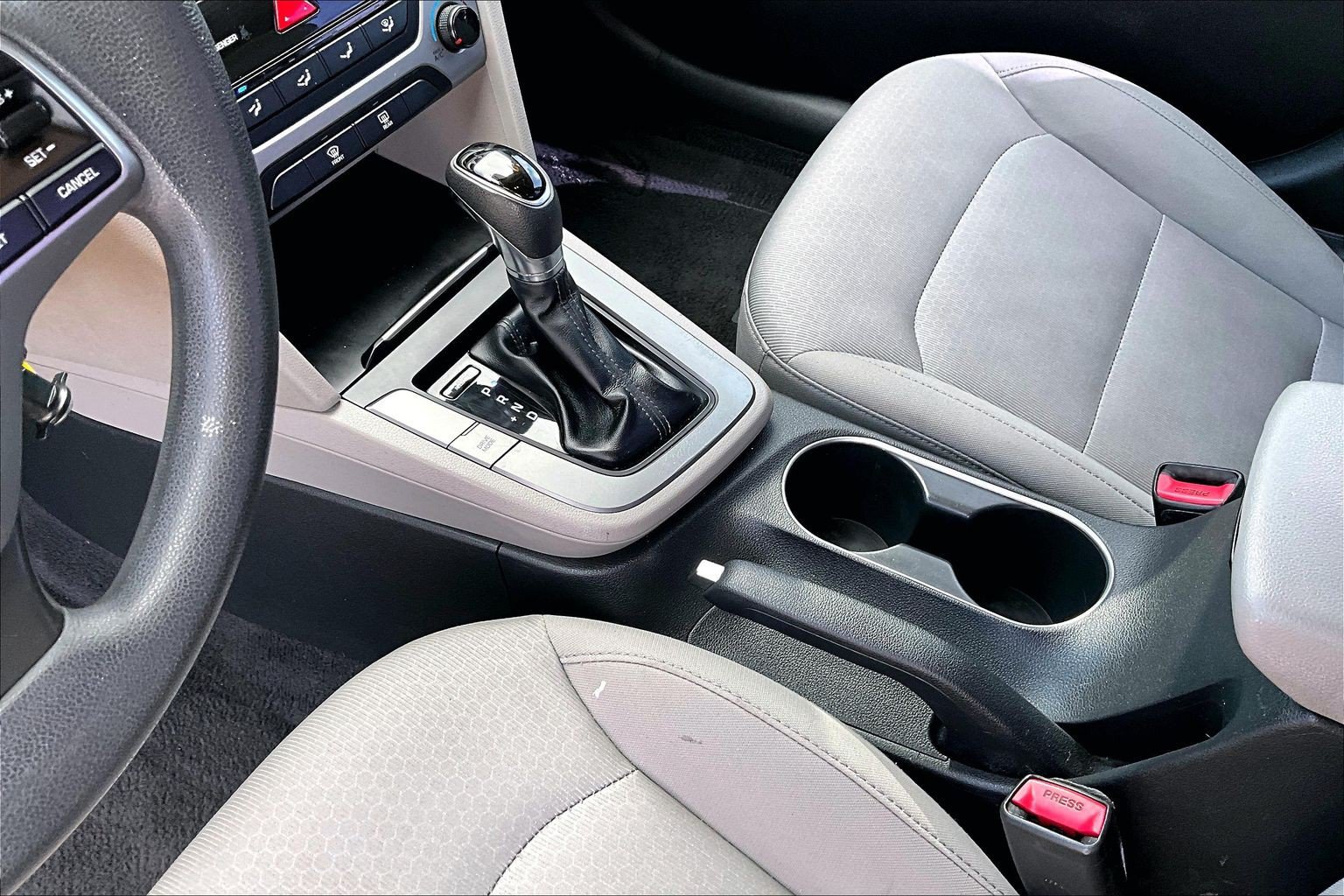 Used 2017 Hyundai Elantra SE FWD image 13