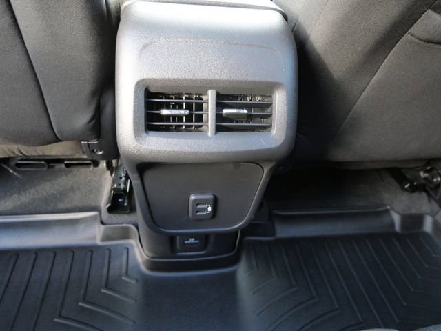 Used 2019 Chevrolet Equinox LT w/ Sun & Navigation Package AWD/4WD image 16