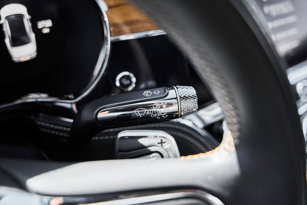 Used 2024 Bentley Flying Spur V8 AWD/4WD image 66