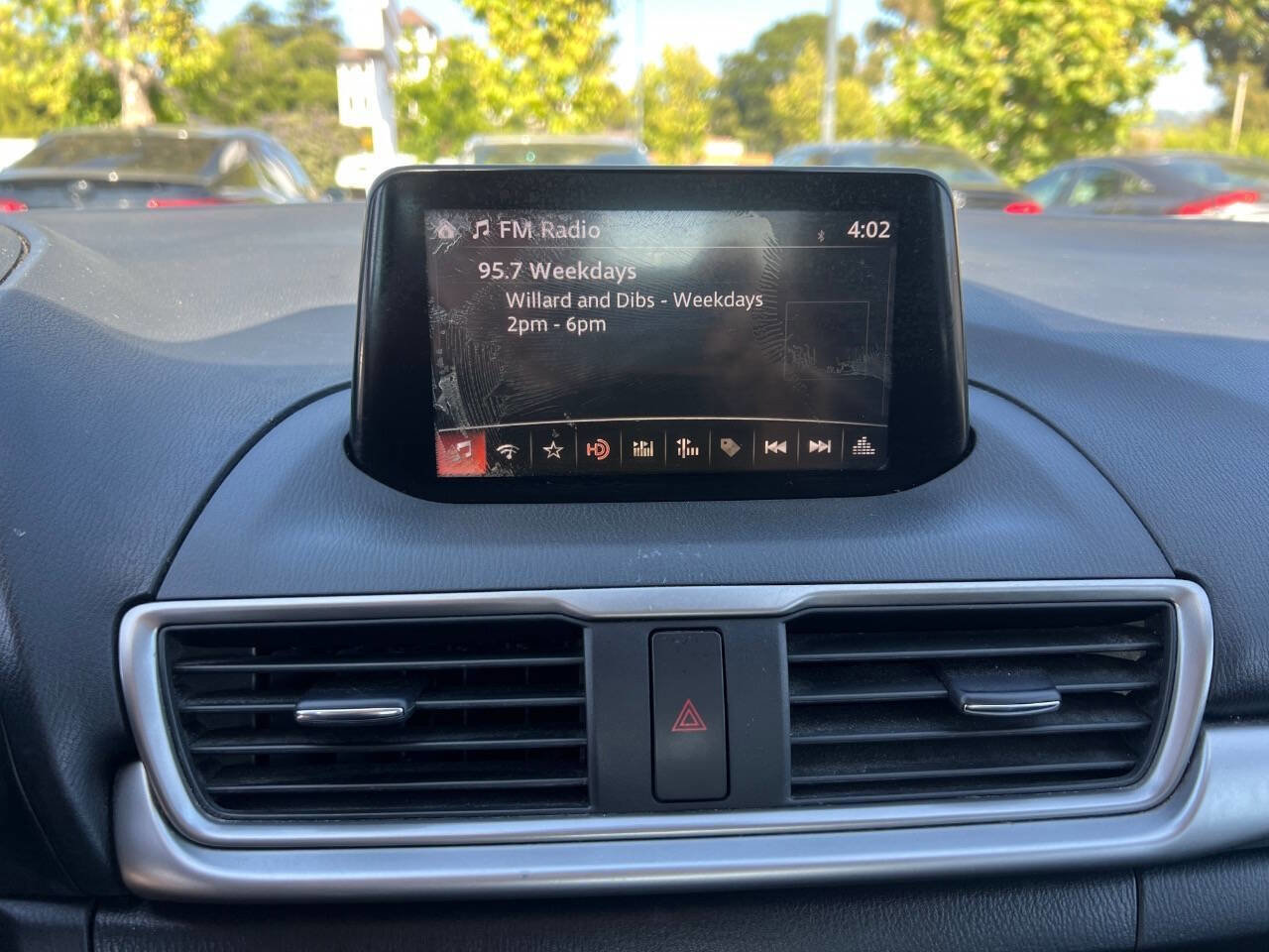 Used 2018 MAZDA MAZDA3 Touring FWD image 11