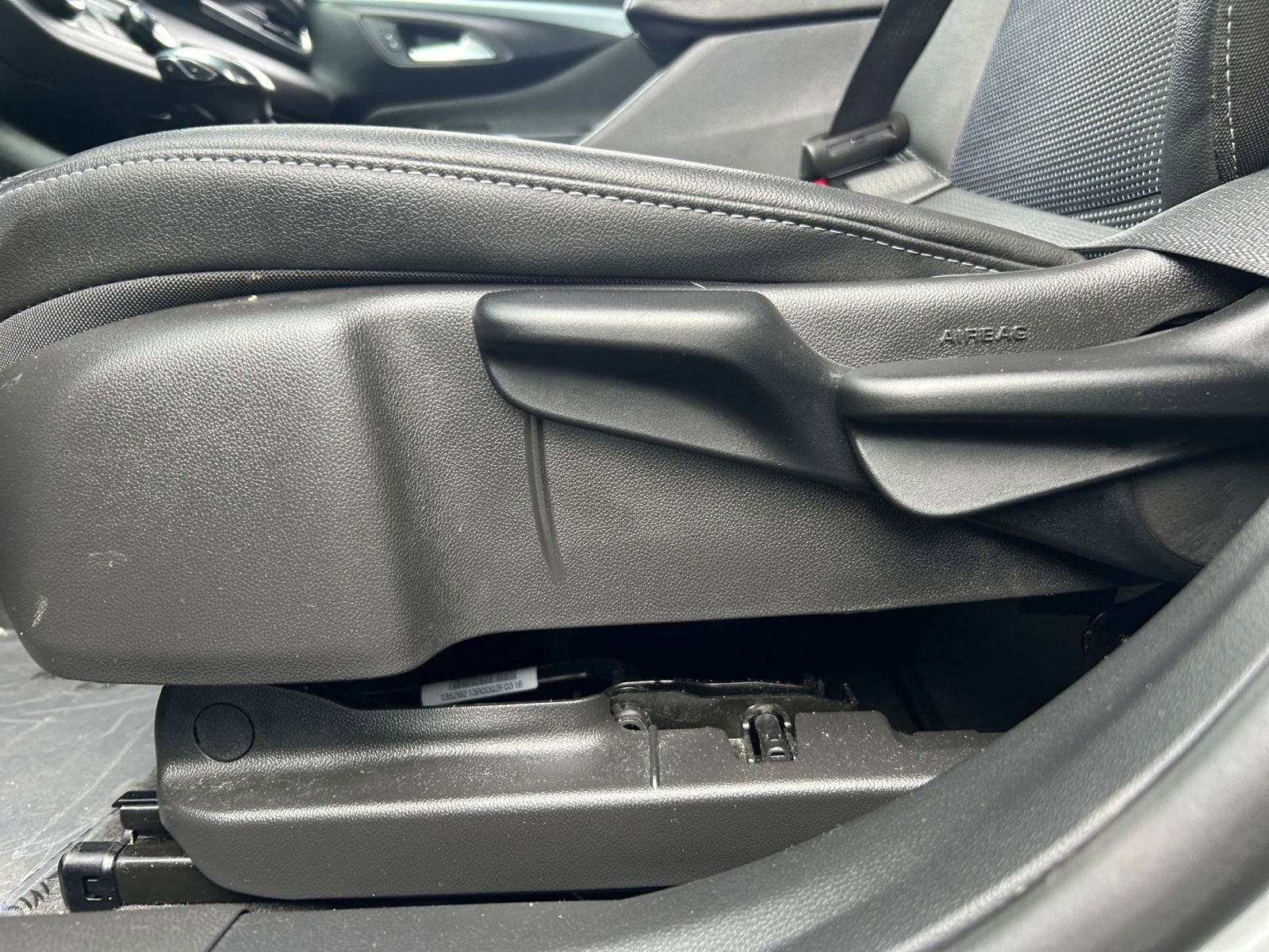 Used 2025 Buick Envista Preferred image 22