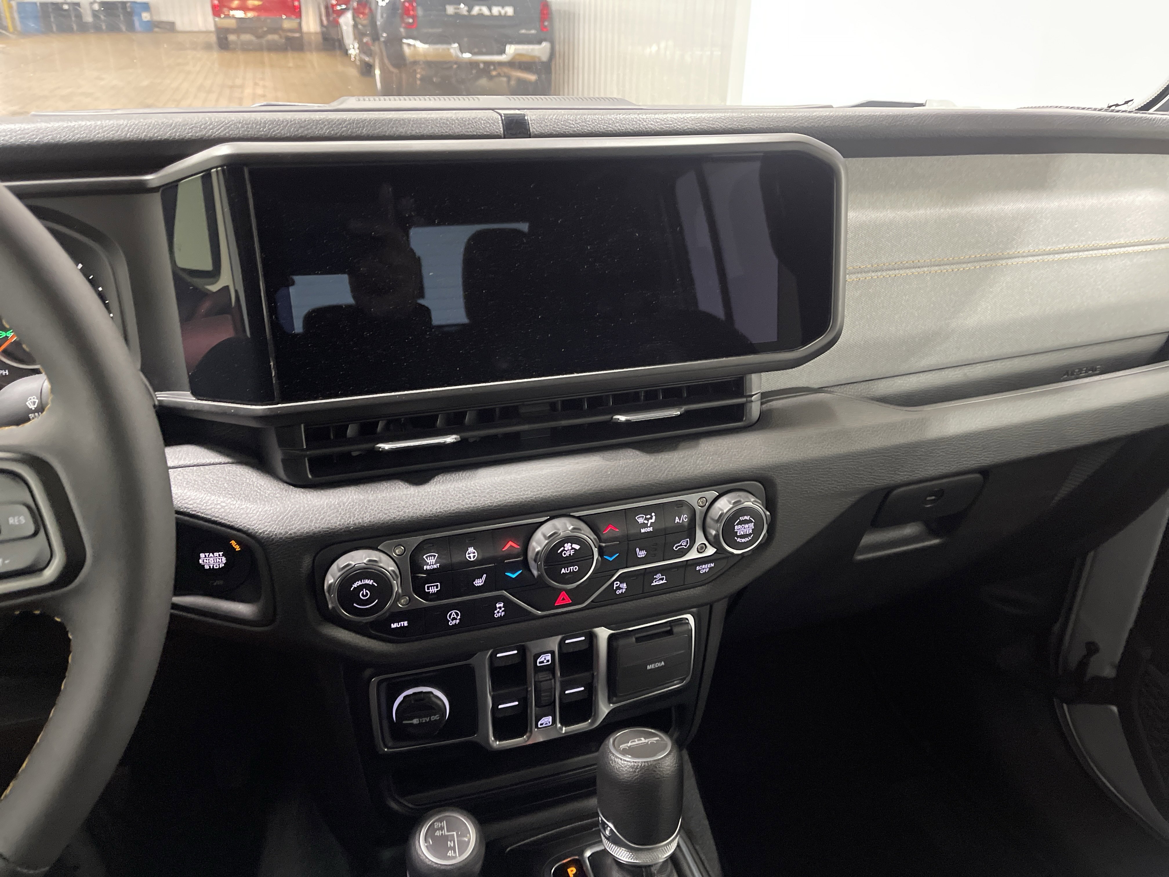 Used 2024 Jeep Gladiator Sport image 28