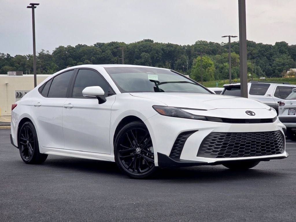 Used 2025 Toyota Camry SE