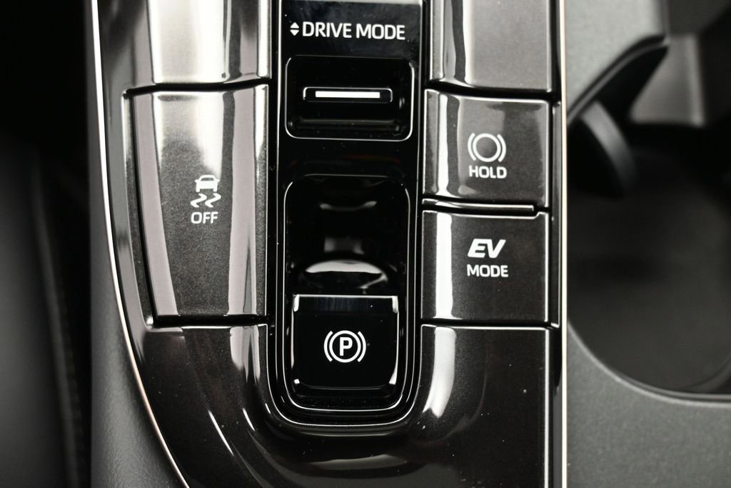 Certified 2026 Toyota Crown Signia AWD/4WD image 28