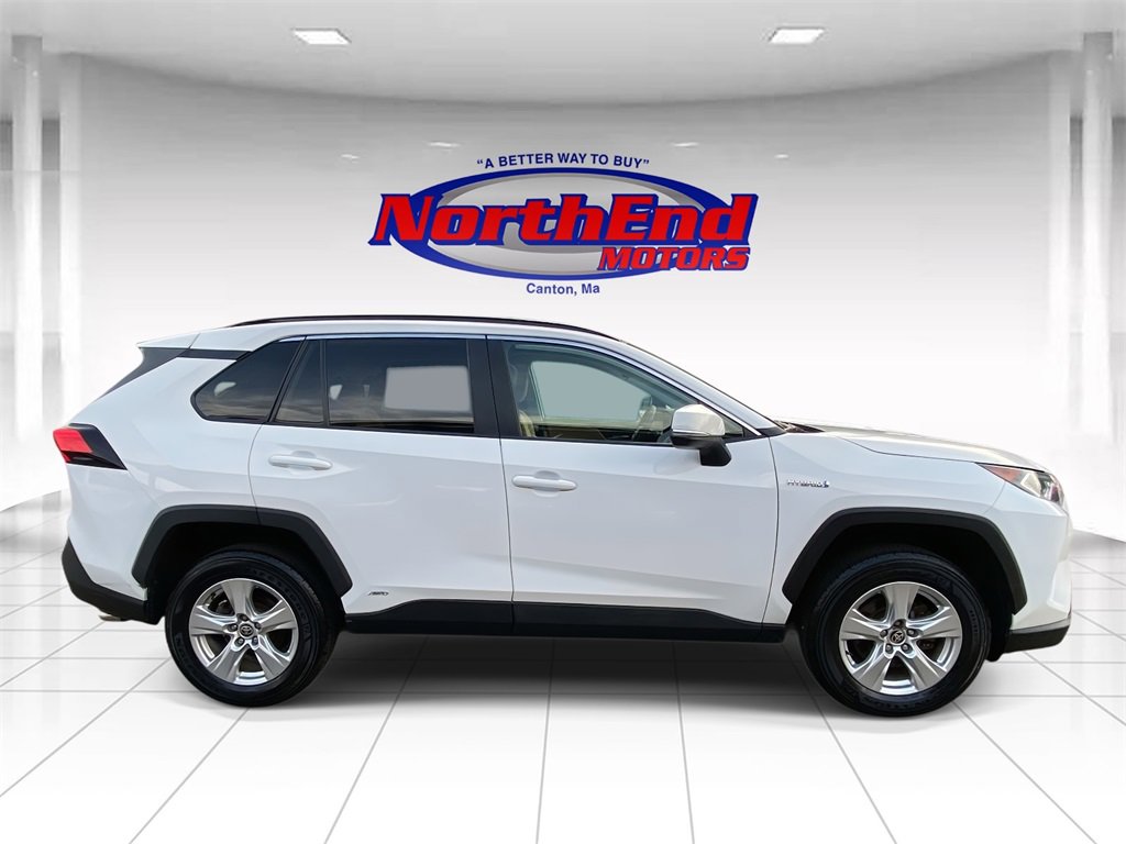 Used 2021 Toyota RAV4 XLE w/ Convenience Package image 8