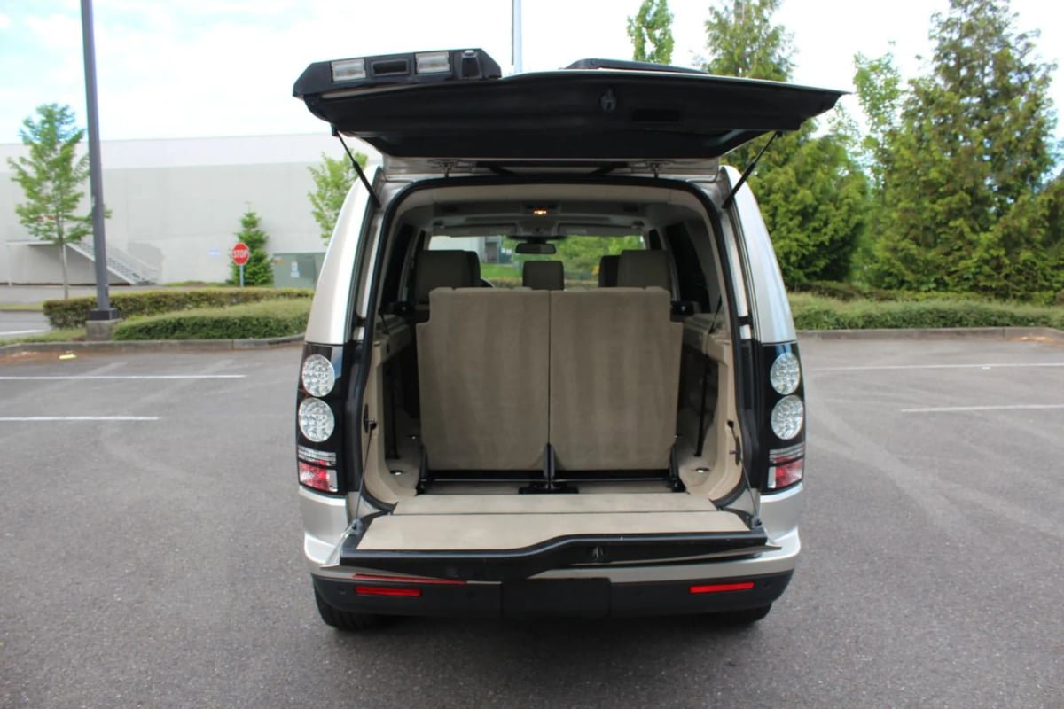 Used 2016 Land Rover LR4 HSE AWD/4WD image 26