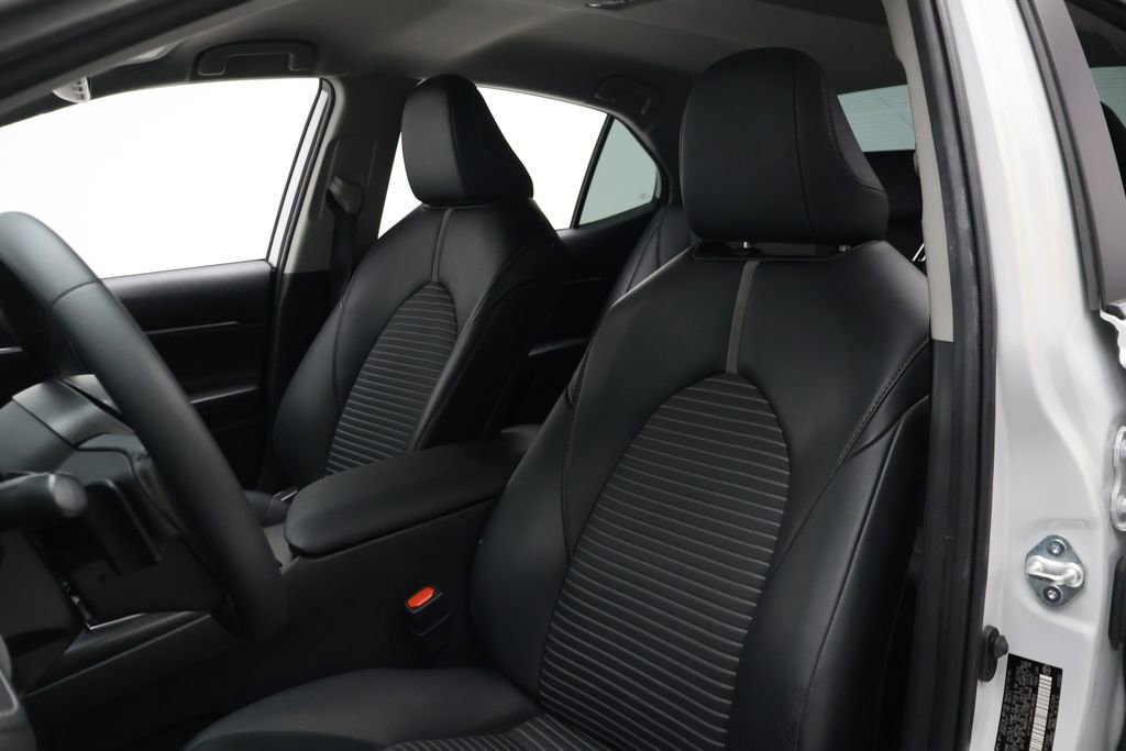 Used 2024 Toyota Camry SE w/ Convenience Package image 13