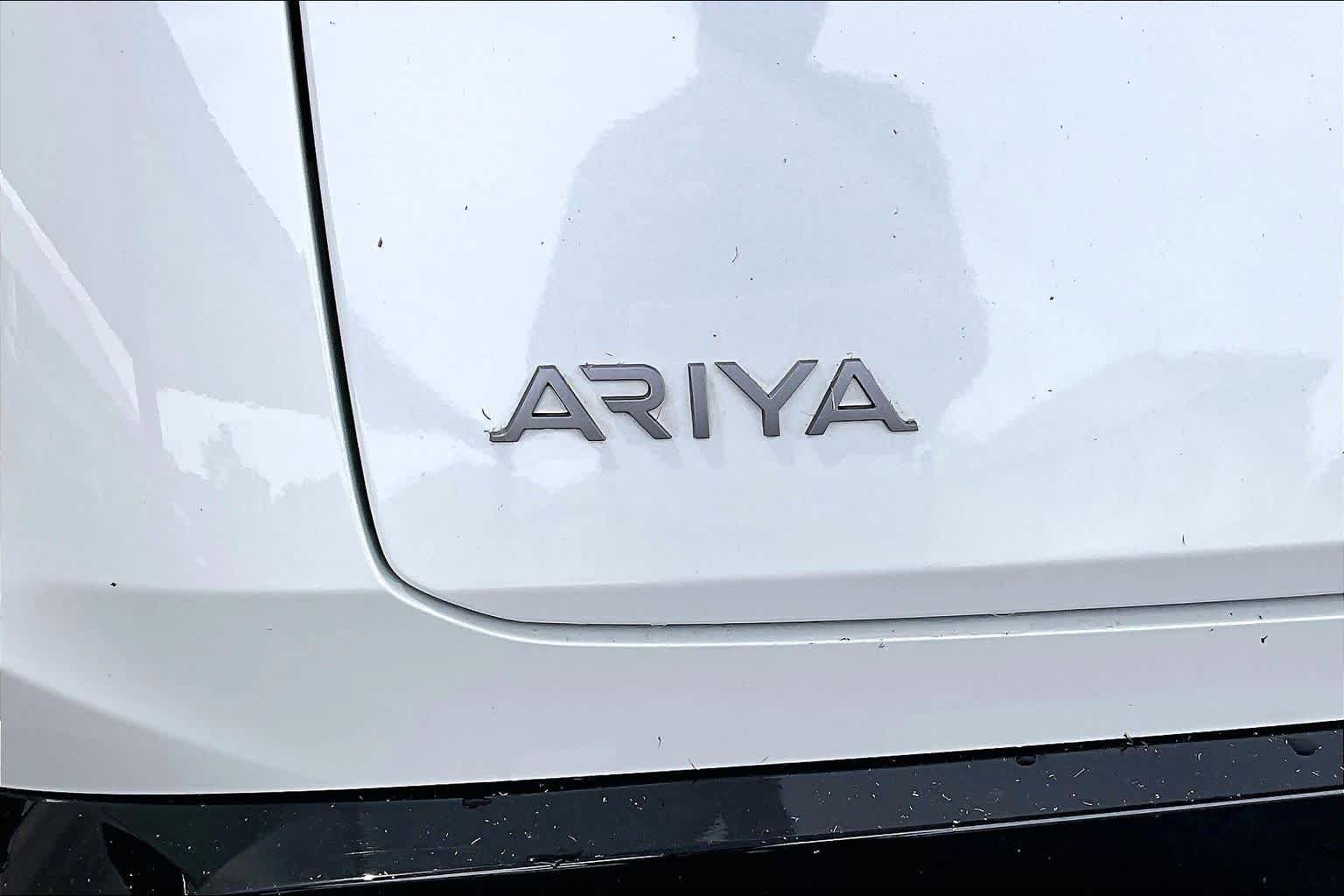 Used 2023 Nissan Ariya AWD/4WD image 9
