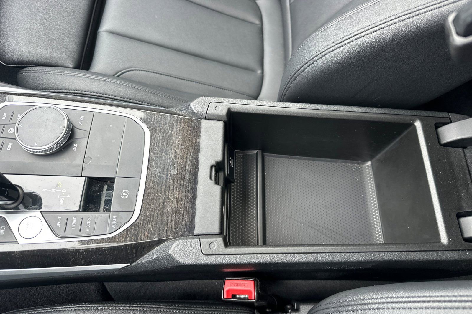 Used 2021 BMW 330e w/ Driving Assistance Package image 33