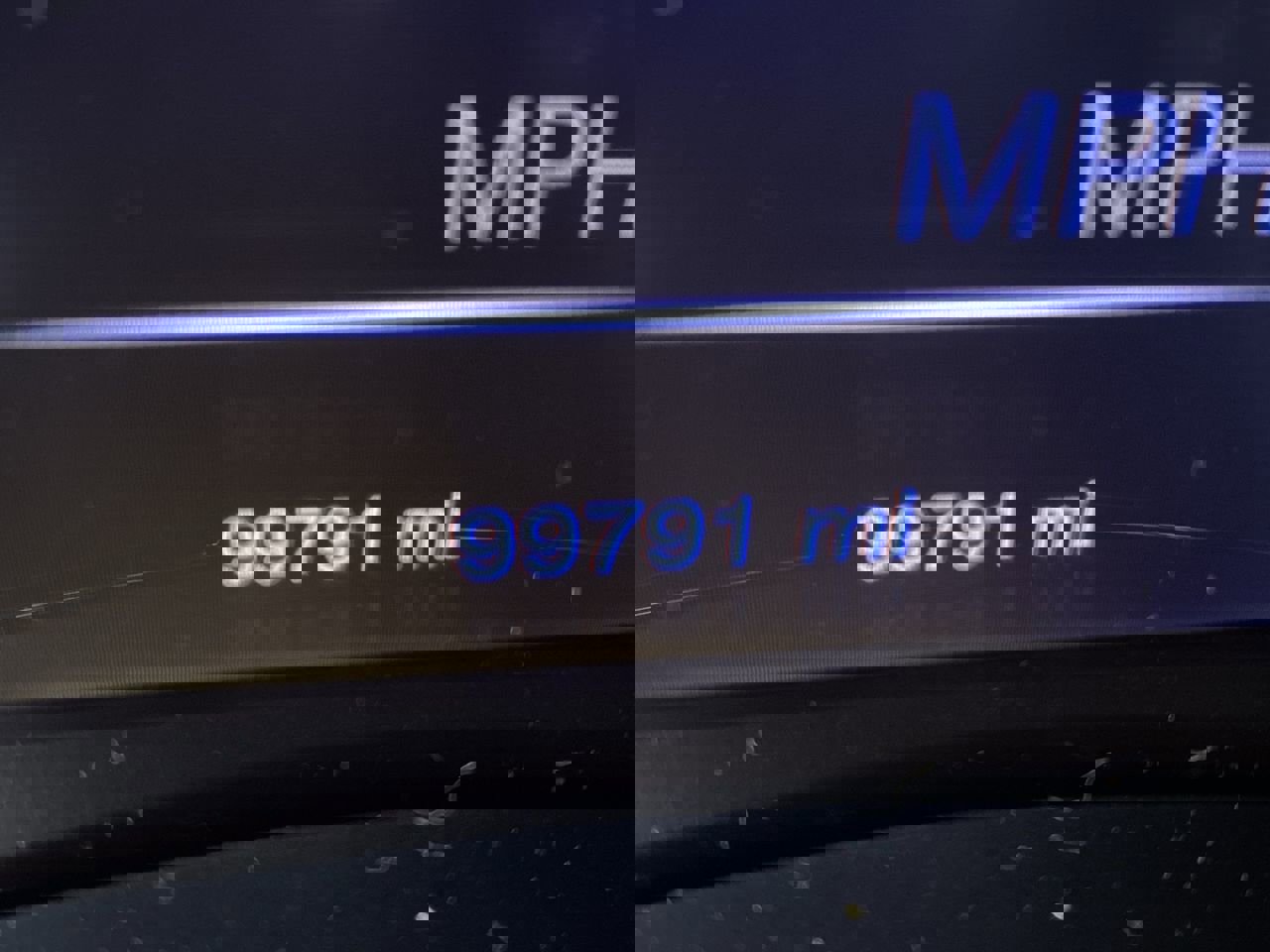 Used 2017 Jeep Grand Cherokee Limited w/ Luxury Group II image 4