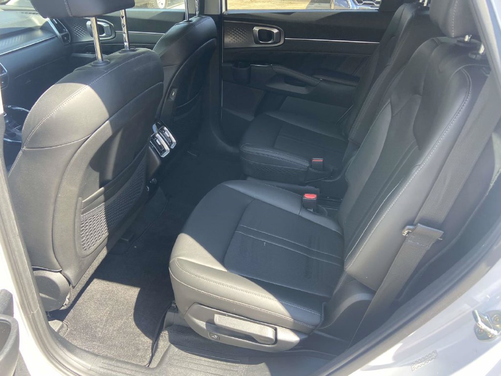 Used 2023 Kia Sorento SX FWD image 18