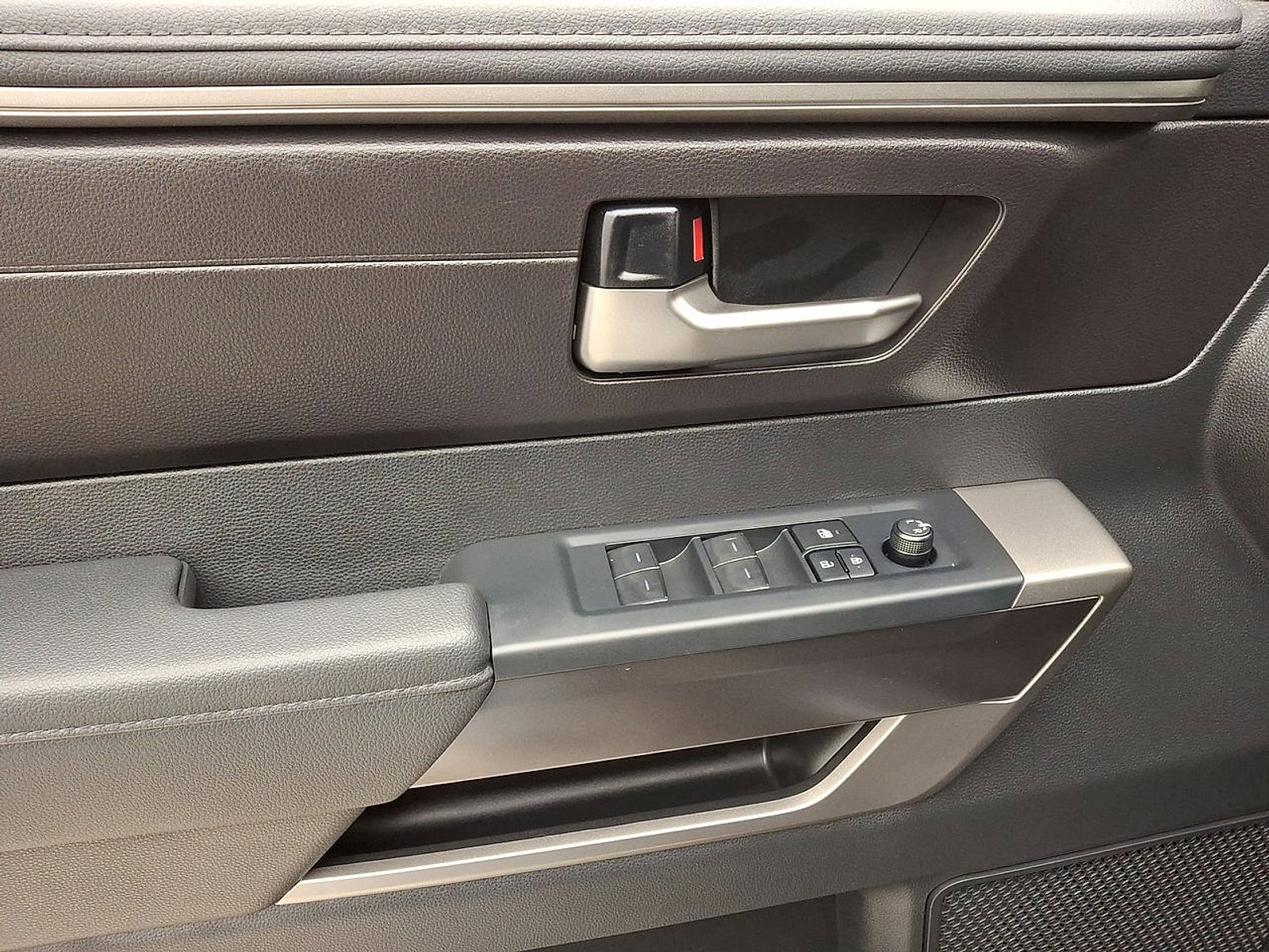 Certified 2026 Toyota Tundra SR5 image 10