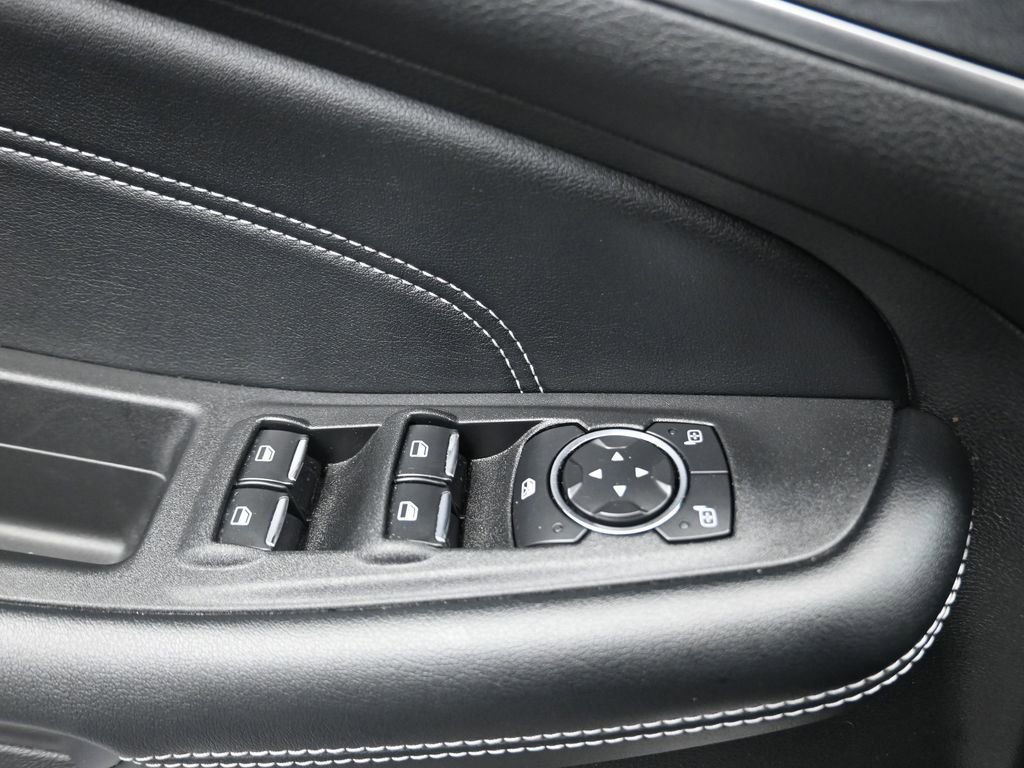 Used 2022 Ford Edge Titanium image 13