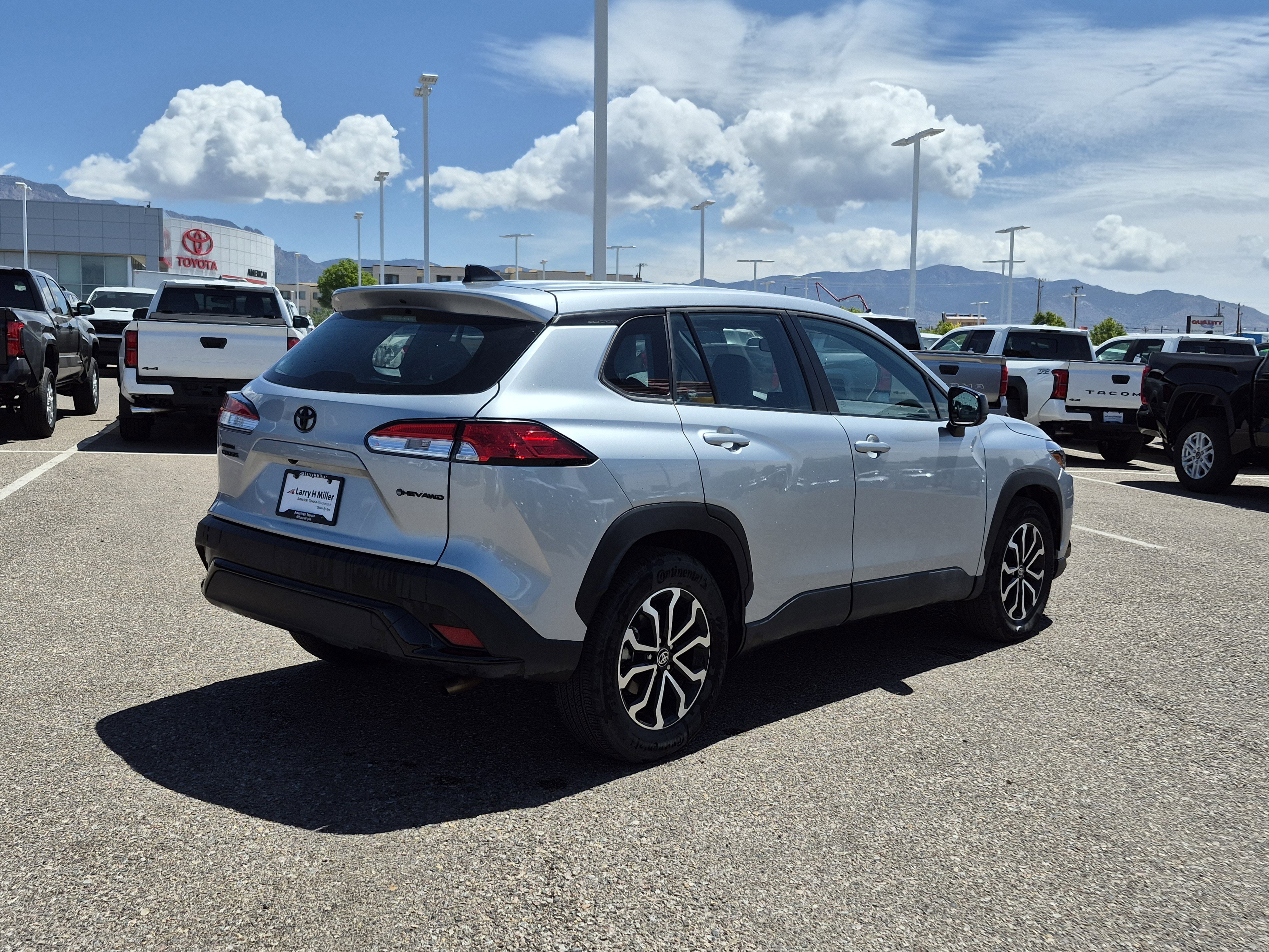 Used 2025 Toyota Corolla Cross AWD Hybrid image 5