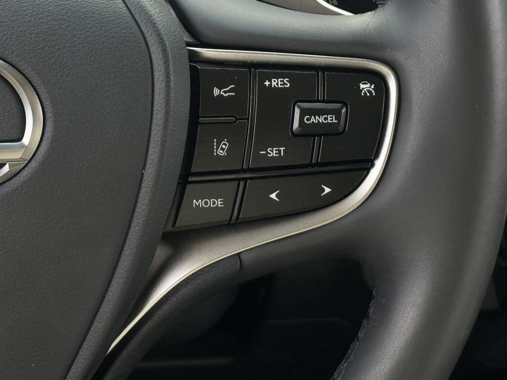 Used 2024 Lexus ES 300h w/ Premium Package FWD image 17