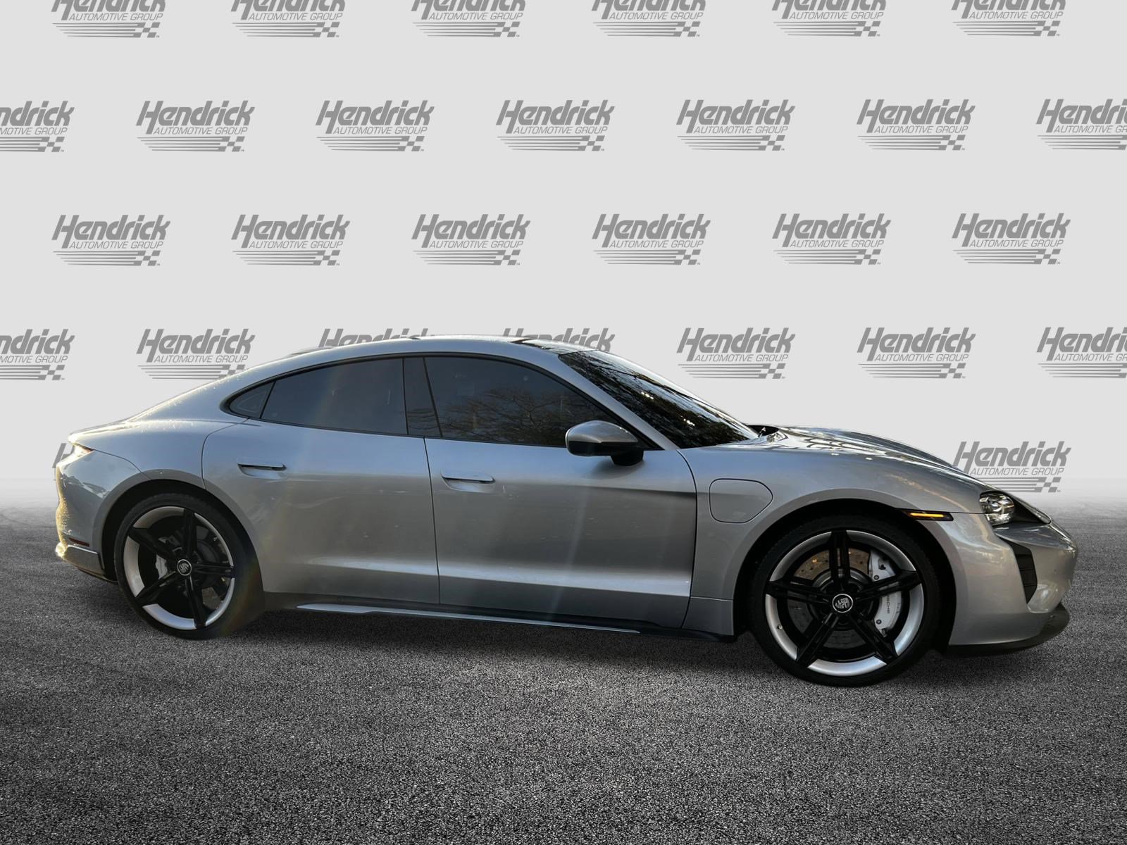 Used 2022 Porsche Taycan 4S image 10