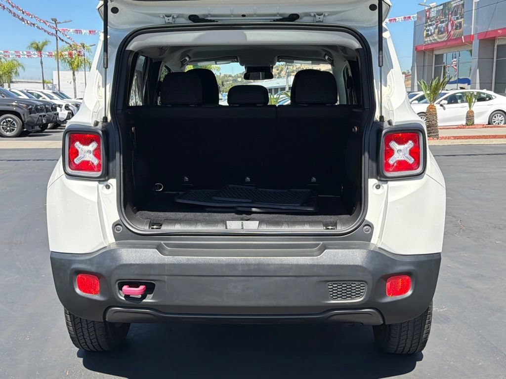 Used 2017 Jeep Renegade Trailhawk AWD/4WD image 16