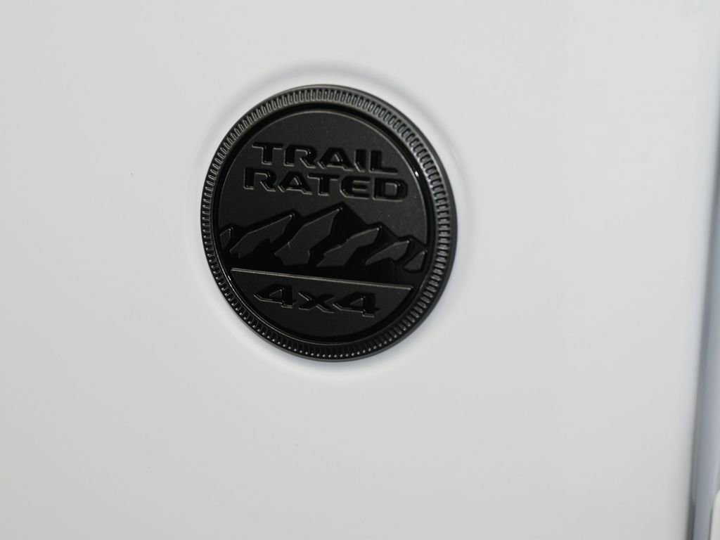 Used 2025 Jeep Wrangler Unlimited Sahara AWD/4WD image 26