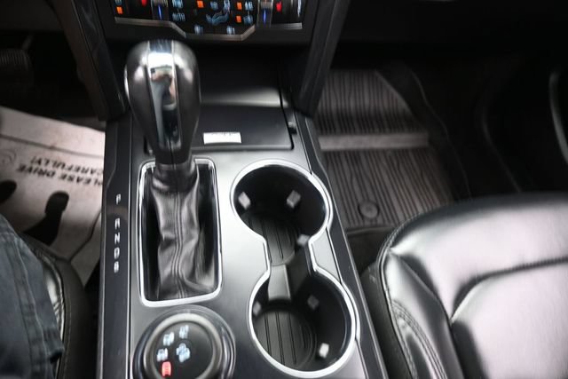 Used 2019 Ford Explorer XLT w/ Equipment Group 202A AWD/4WD image 11