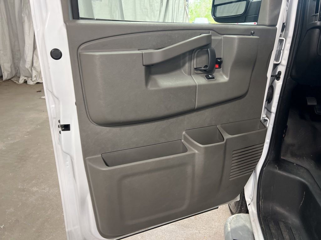 Used 2024 Chevrolet Express 2500 w/ Driver Convenience Package image 18