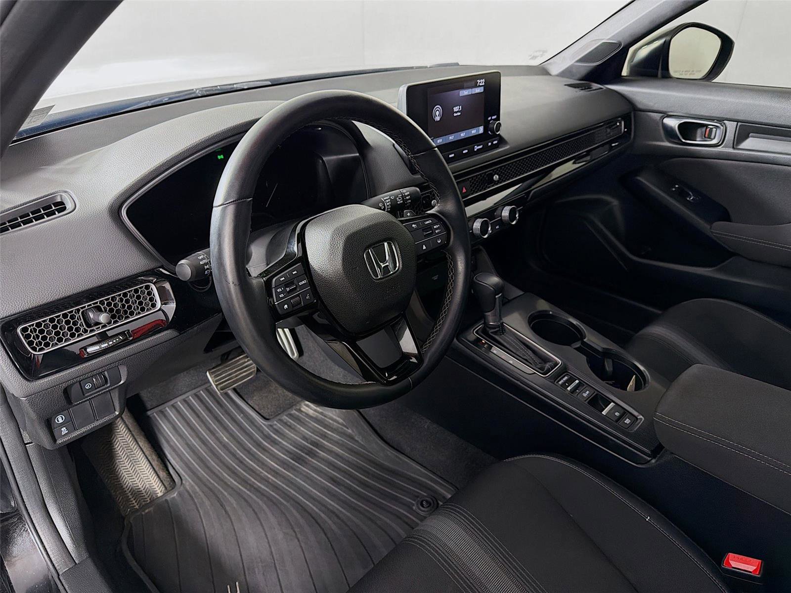 Used 2023 Honda Civic Sport image 9
