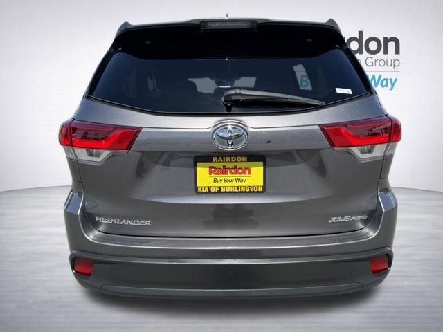 Used 2019 Toyota Highlander XLE AWD/4WD image 6
