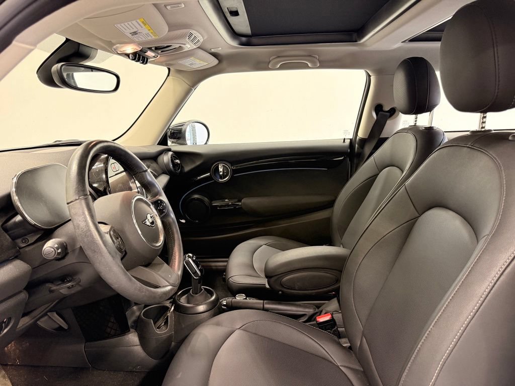 Certified 2024 MINI Cooper 2-Door Hardtop FWD image 10