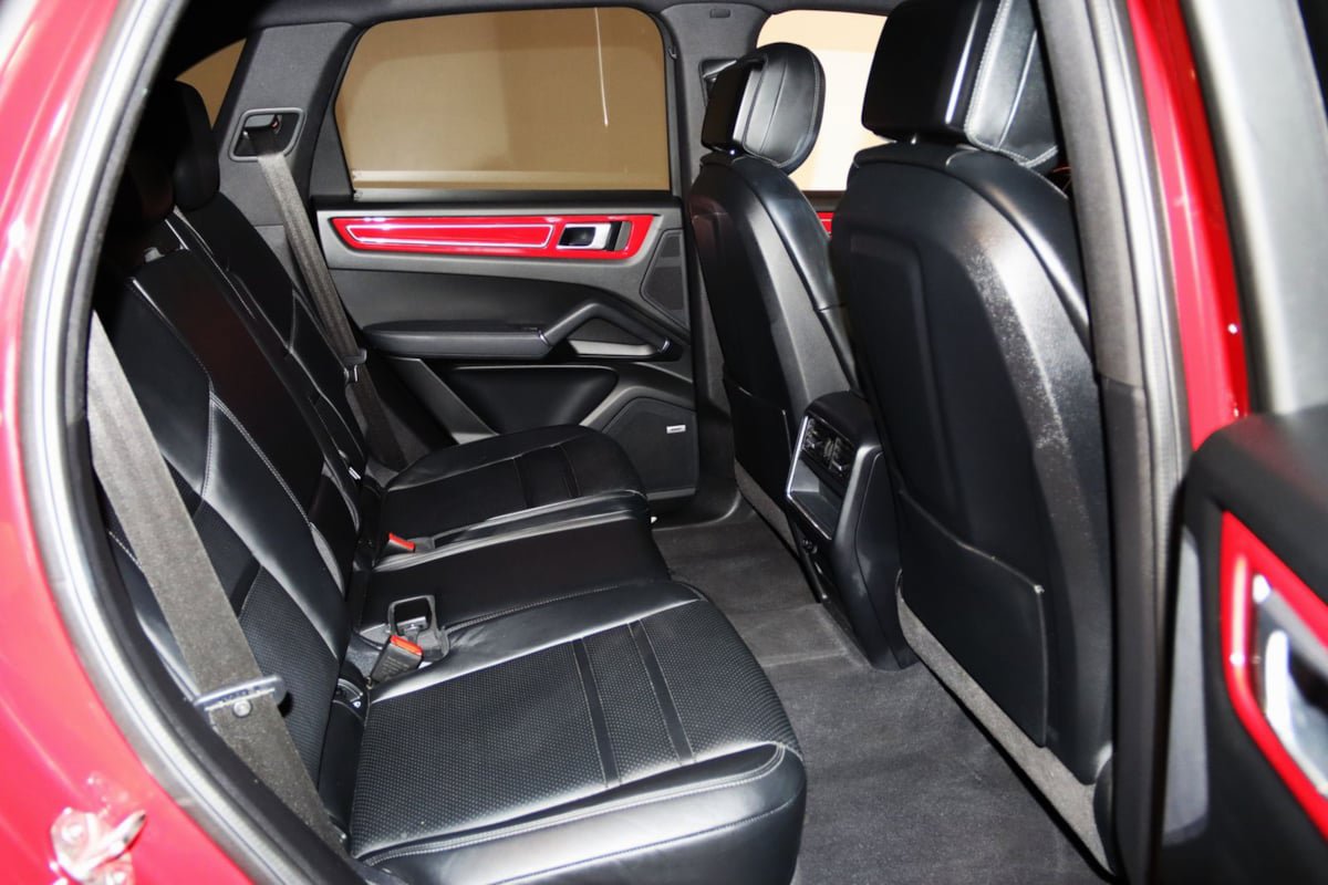 Used 2022 Porsche Cayenne Platinum Edition AWD/4WD image 76