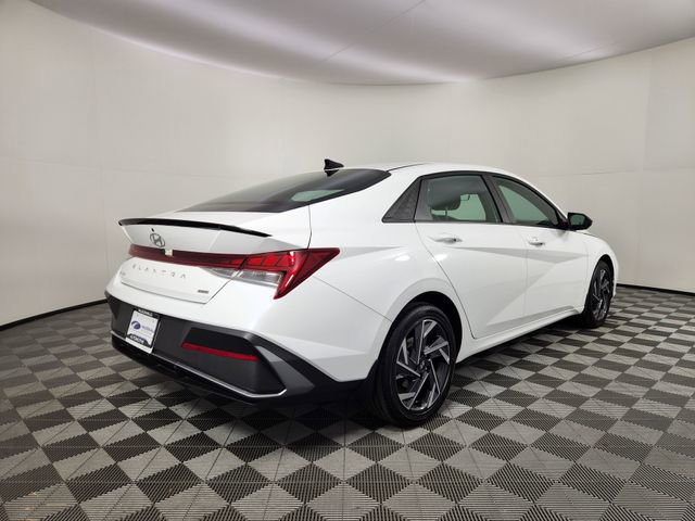 Certified 2025 Hyundai Elantra SEL image 5
