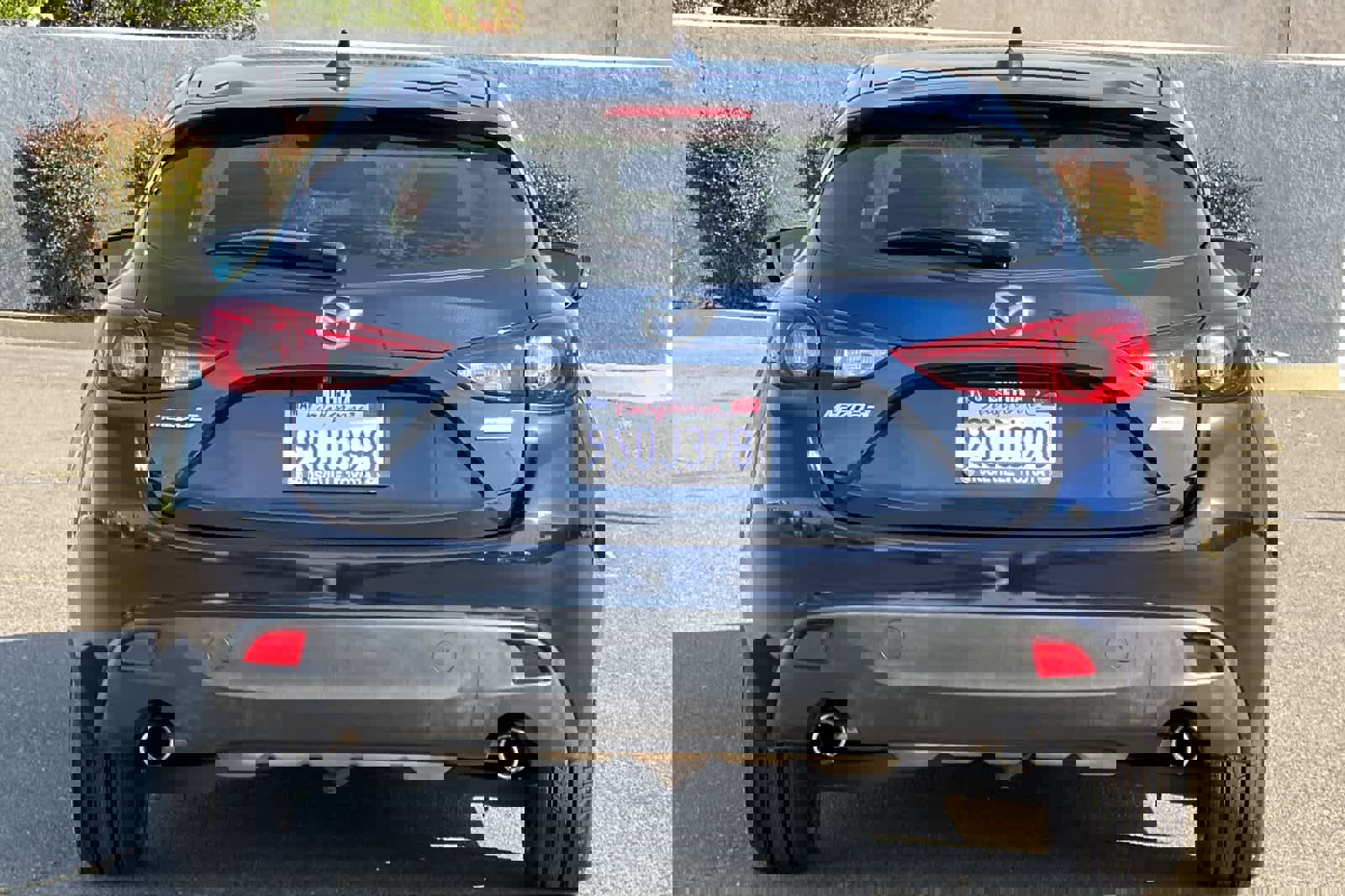 Used 2016 MAZDA MAZDA3 i Touring w/ Popular Equipment Package image 8