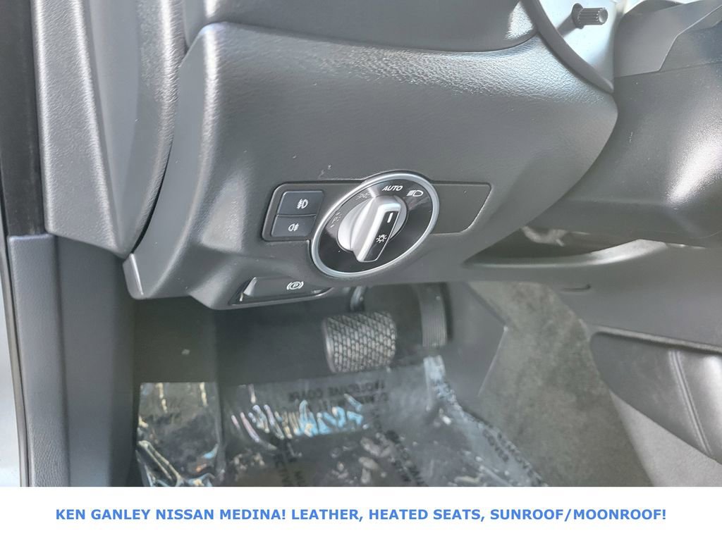 Used 2018 INFINITI QX30 Premium w/ Cargo Package image 36