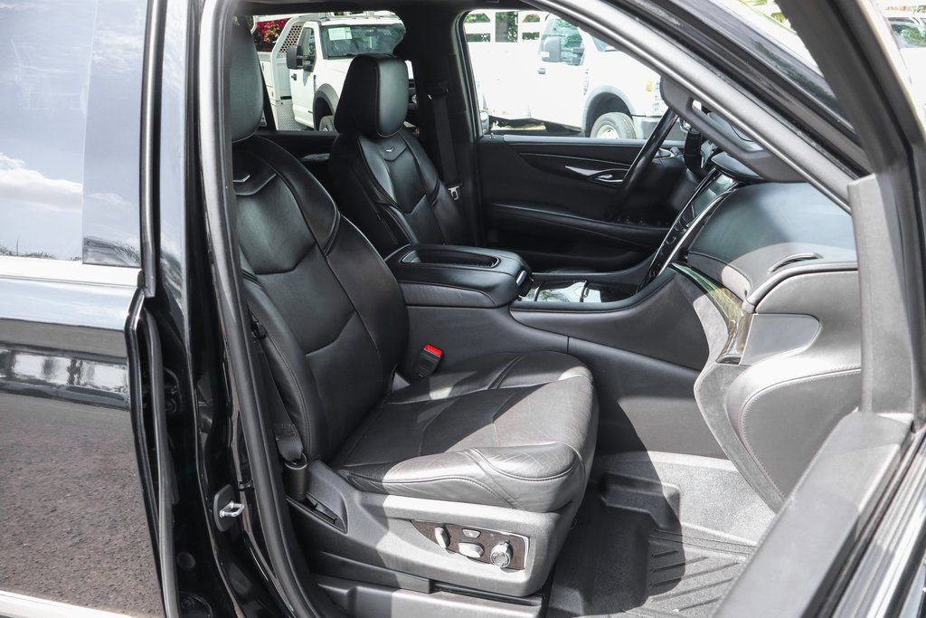 Used 2019 Cadillac Escalade Platinum image 49