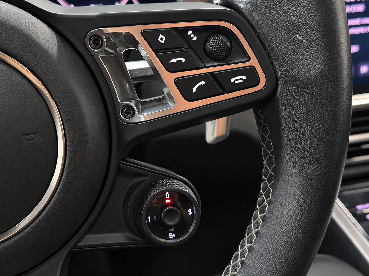 Used 2020 Porsche Cayenne Turbo AWD/4WD image 33