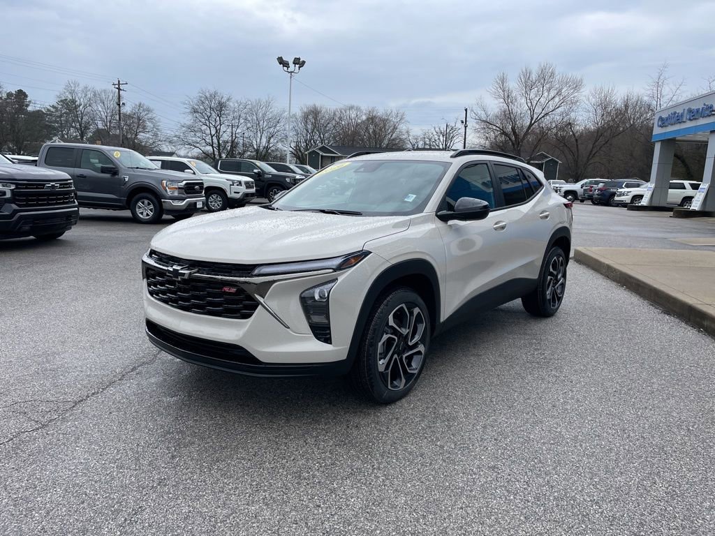 New 2026 Chevrolet Trax RS w/ Driver Confidence Package FWD image 3