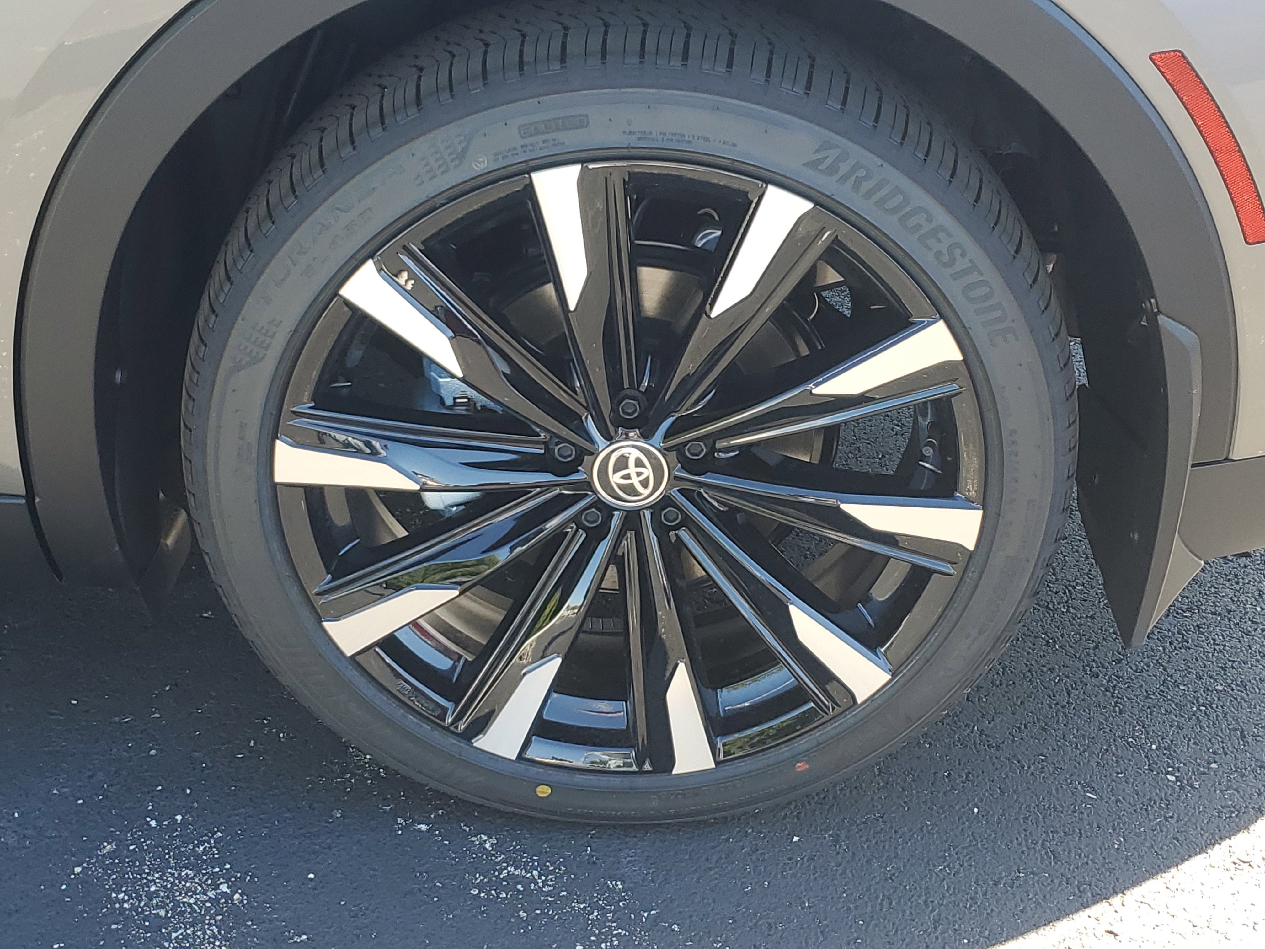 New 2026 Toyota Crown Platinum image 10