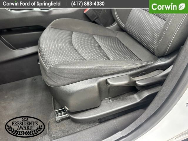 Used 2024 GMC Terrain SLE image 34