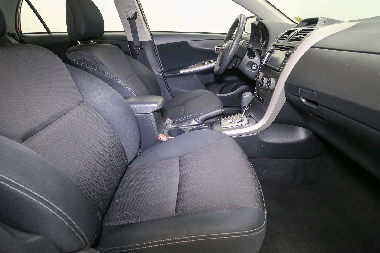 Used 2013 Toyota Corolla S w/ Premium Pkg FWD image 17