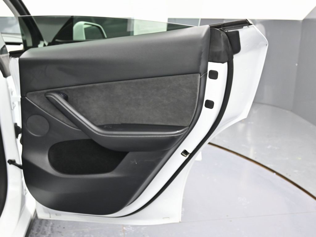 Used 2023 Tesla Model Y Long Range image 41