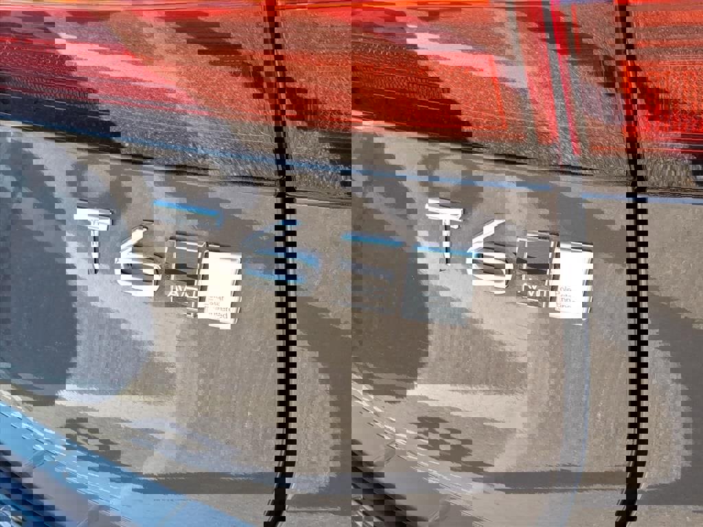 Certified 2021 Volvo V90 T6 Cross Country w/ Climate Package image 6