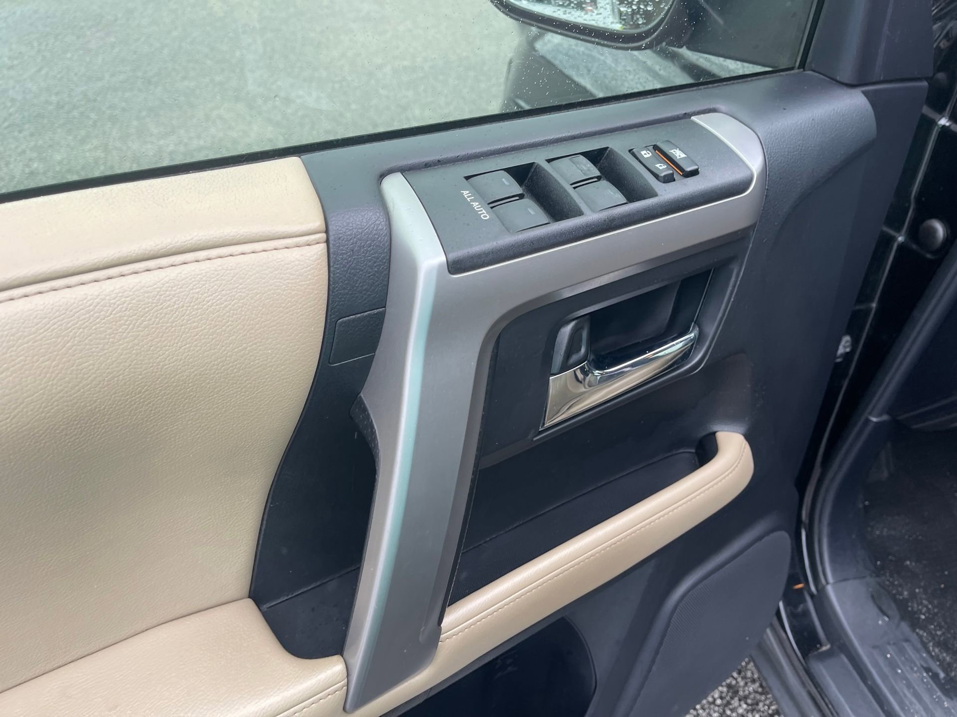 Used 2014 Toyota 4Runner SR5 image 14