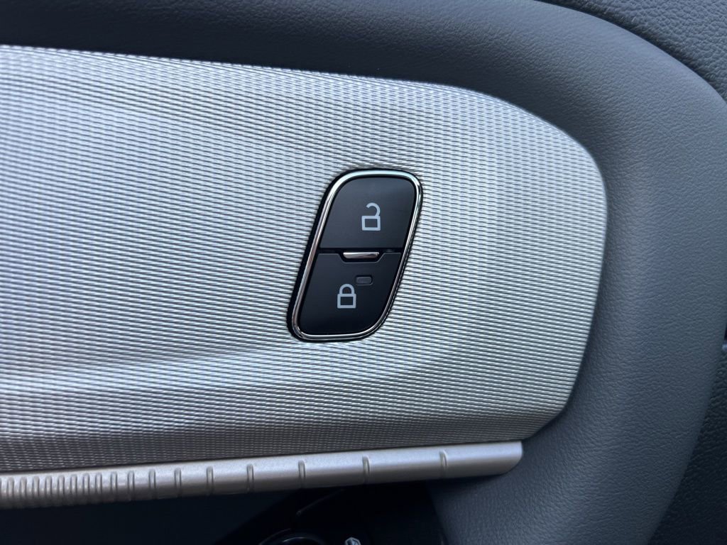 New 2026 Ford Explorer Active w/ Active Comfort Package image 16