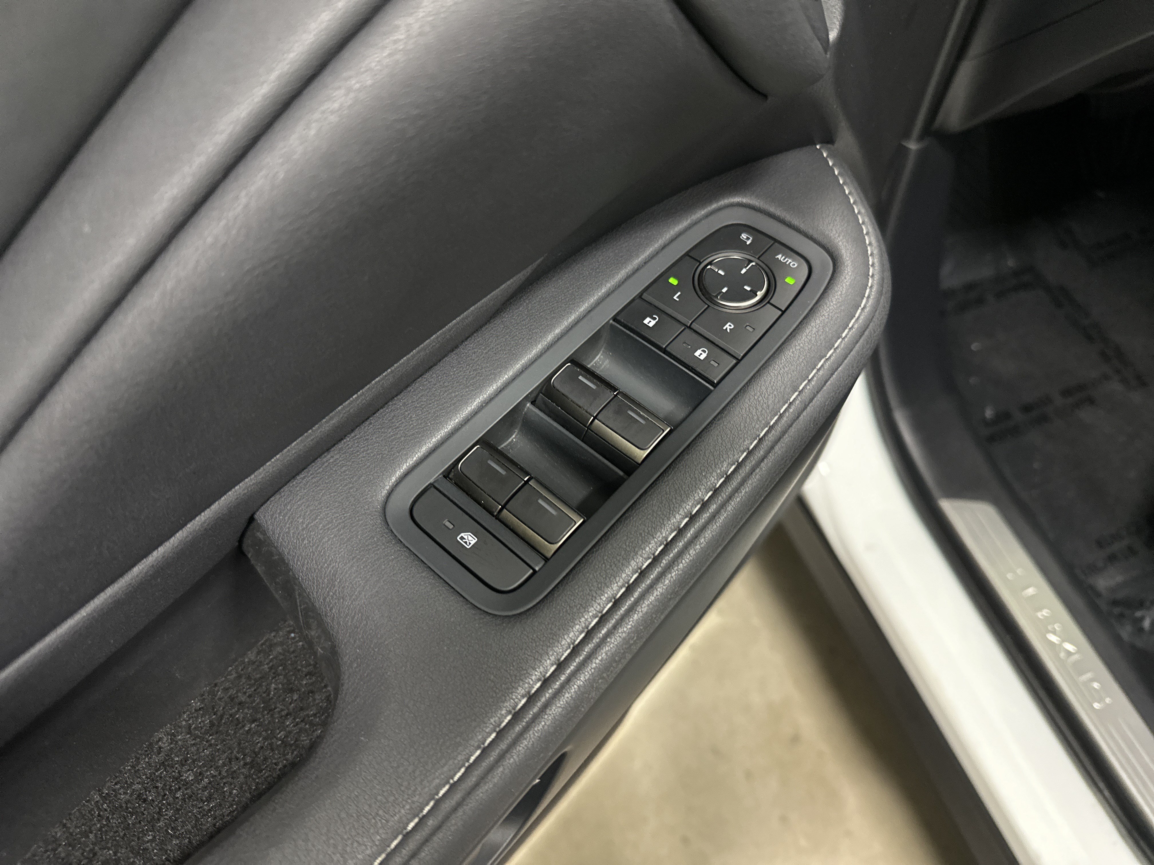 Certified 2025 Lexus TX 350 AWD w/ Technology Package image 15