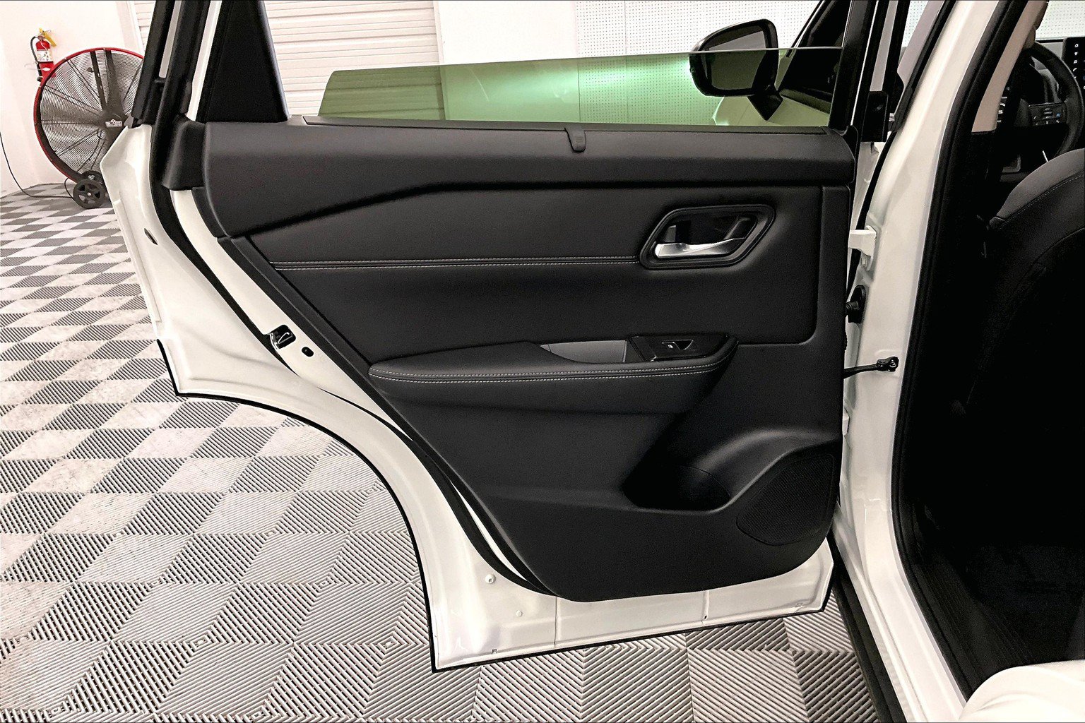 New 2025 Nissan Rogue SL w/ Tech Package AWD/4WD image 62