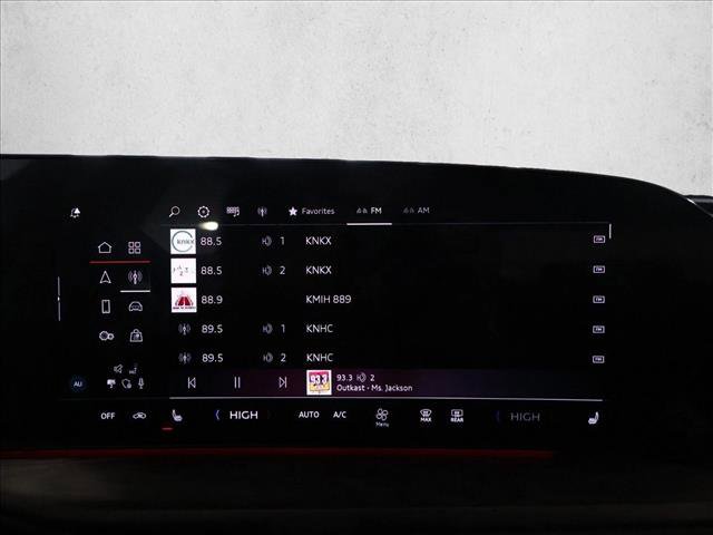 Used 2025 Audi Q5 Premium w/ Convenience Package image 18